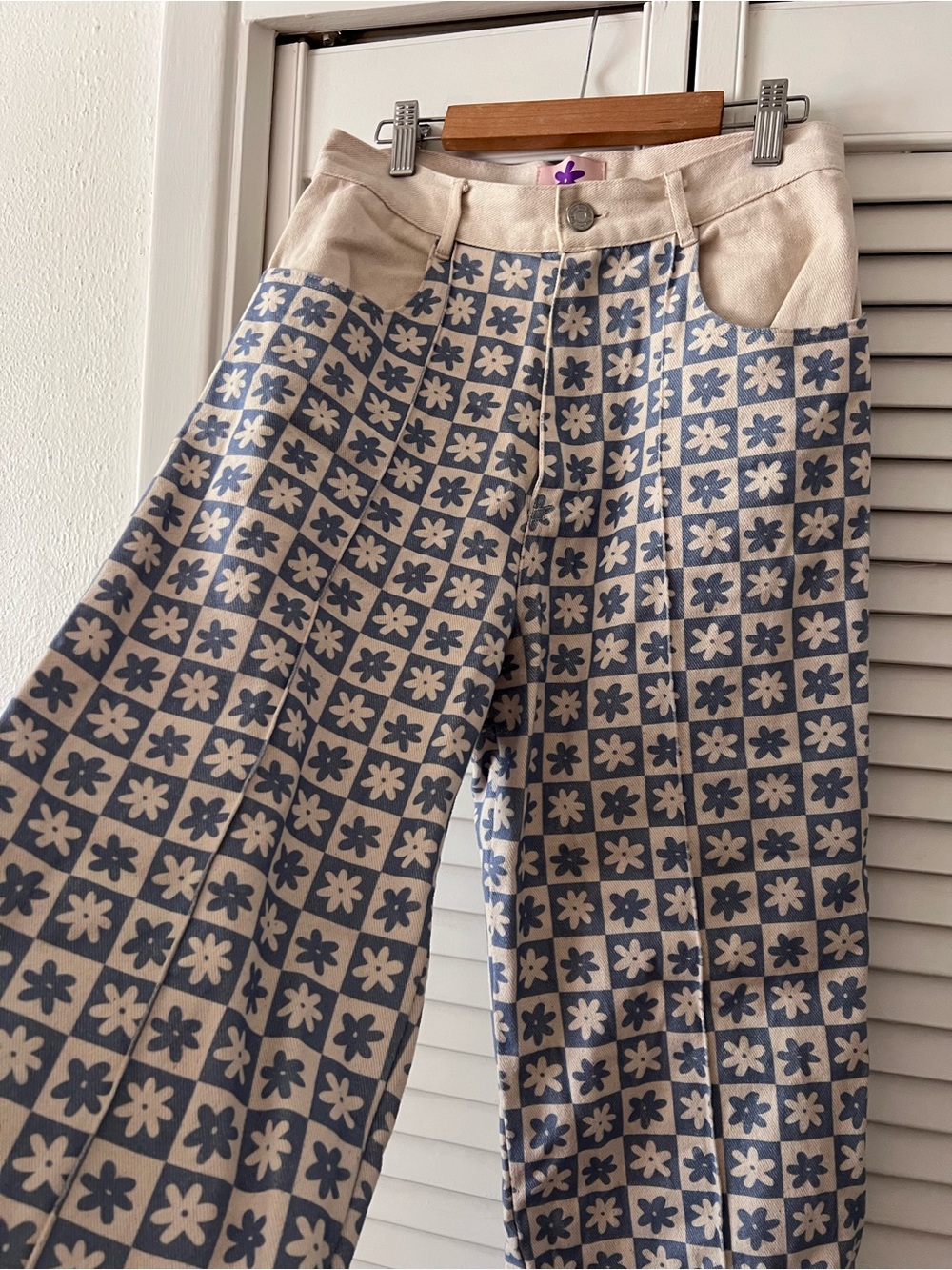 Lisa Says Gah Robyn Jean in Blue Daisy Check